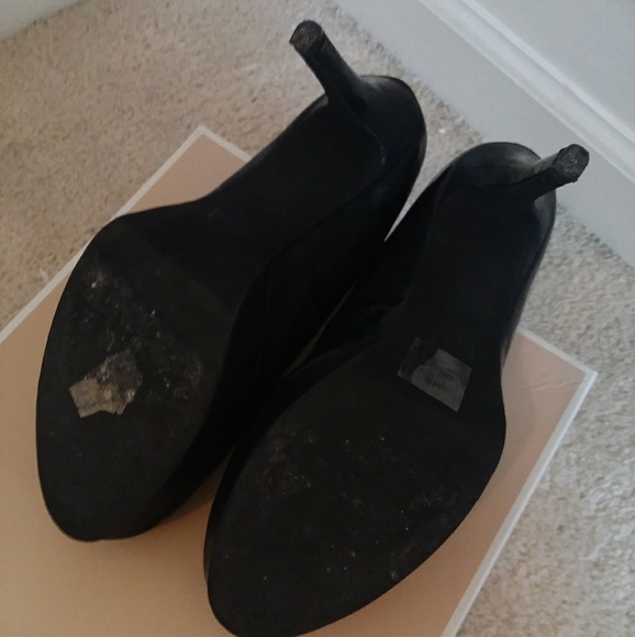 Michael Kors Ladies Platform 3 1/2 inch Shoes - Picture 4 of 4